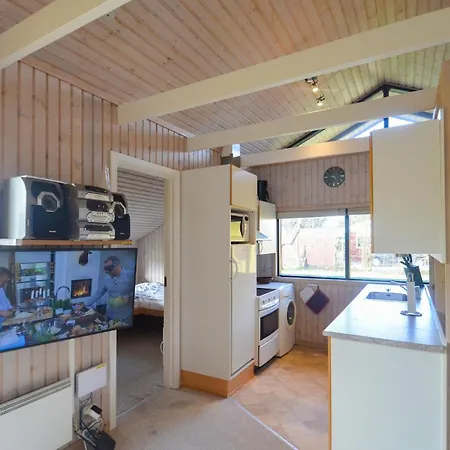 Ferienhaus 4 Bedroom Nice In Vaeggerlose